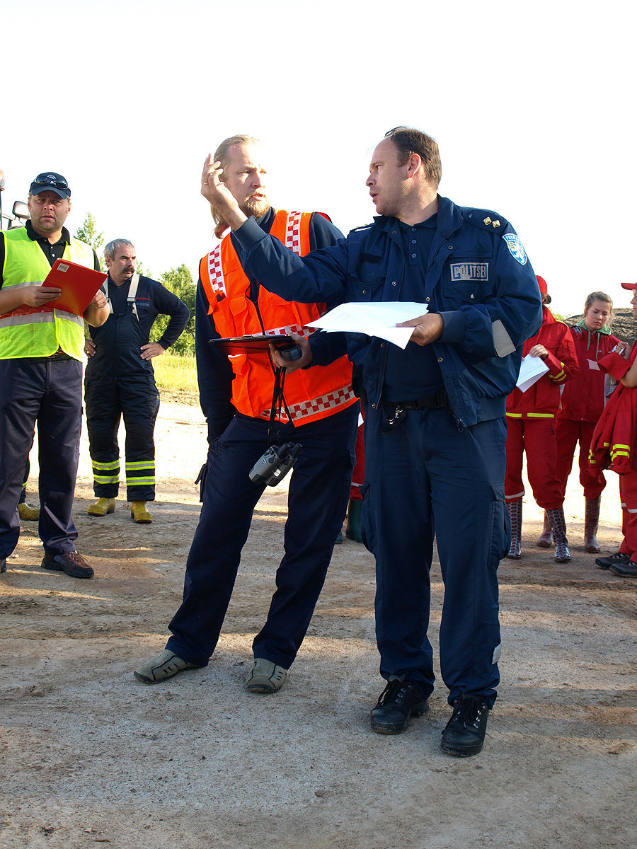 09:05 - päästetööde juht Andreas Pertelson ning otsingutööde juht Kaitho Pilt
