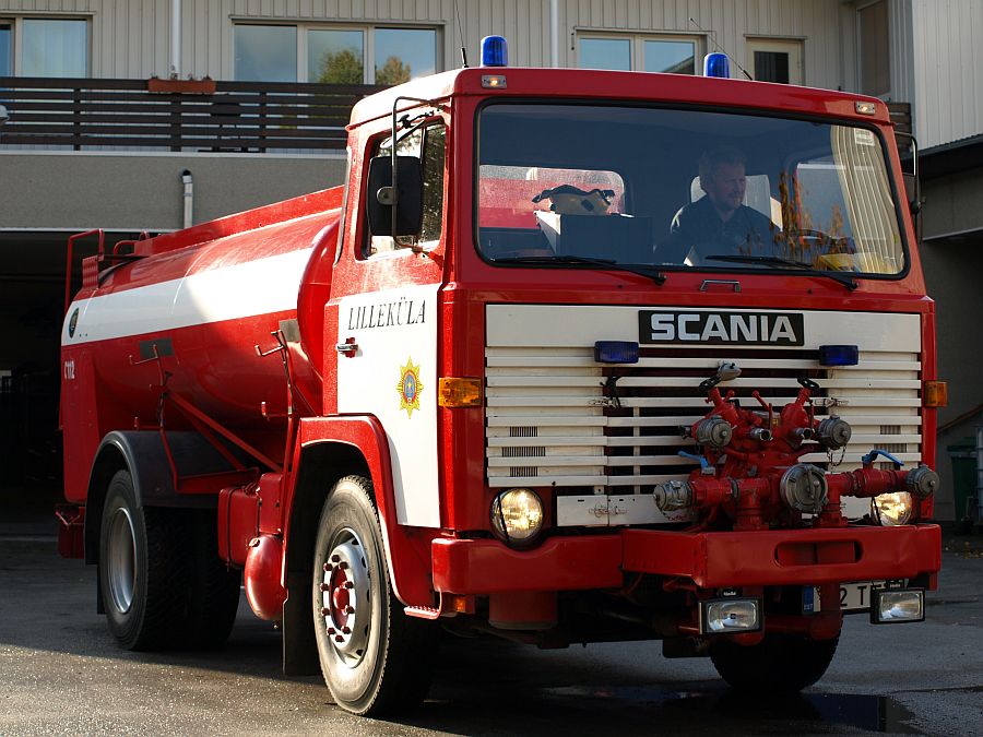 * endine Pirita 2-1 (112TFY)
Scania LB 81S - 7500L (1977)
03.10.2008
Tallinn
(ex Lilleküla -> Pirita -> Kehra -> Rapla -> Kehtna VPK)
