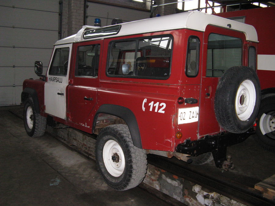 * Endine Haapsalu 6-9 (02ZAU)
Land Rover Defender 110 Tdi "Koletis" (1995)
14.06.2009
Haapsalu
(ex. Päästeamet -> Pärnu)
