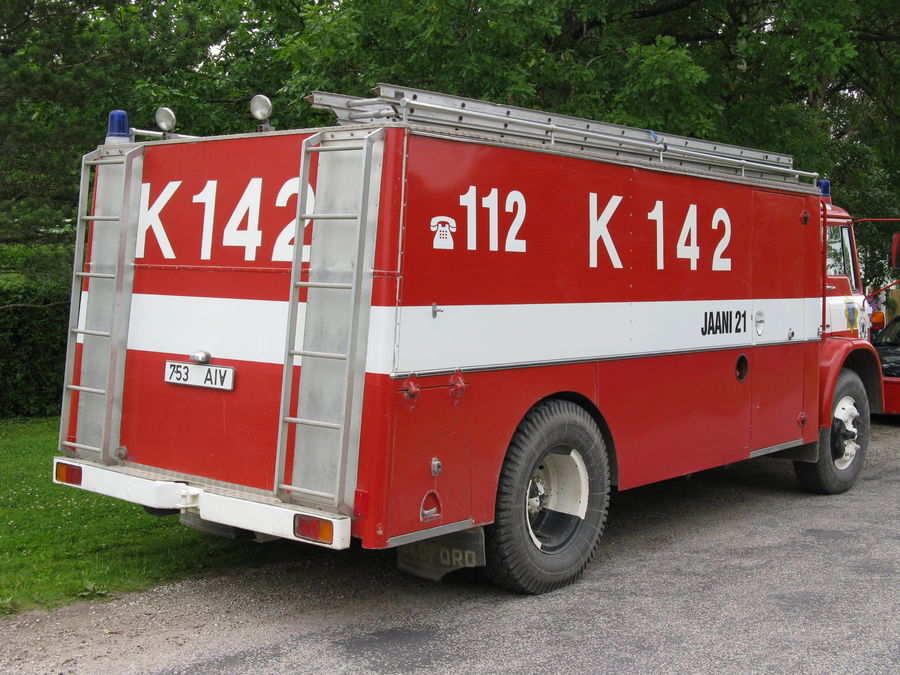 * endine Järva-Jaani 2-1 (753AIV)
Bedford TK KHL (1977) - 7600 L
18.07.2009
Järva-Jaani
(ex. Kokkola)
