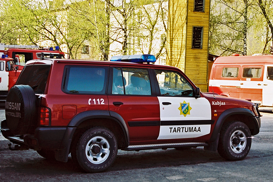 * Endine Tartu 5-1 (83ZEG)
Nissan Patrol GR 4x4 "Kubjas" (1999)
Picture was taken 2000 at Tartu Fire Brigade
Võtmesõnad: Nissan Patrol 4x4 Kubjas Lähte