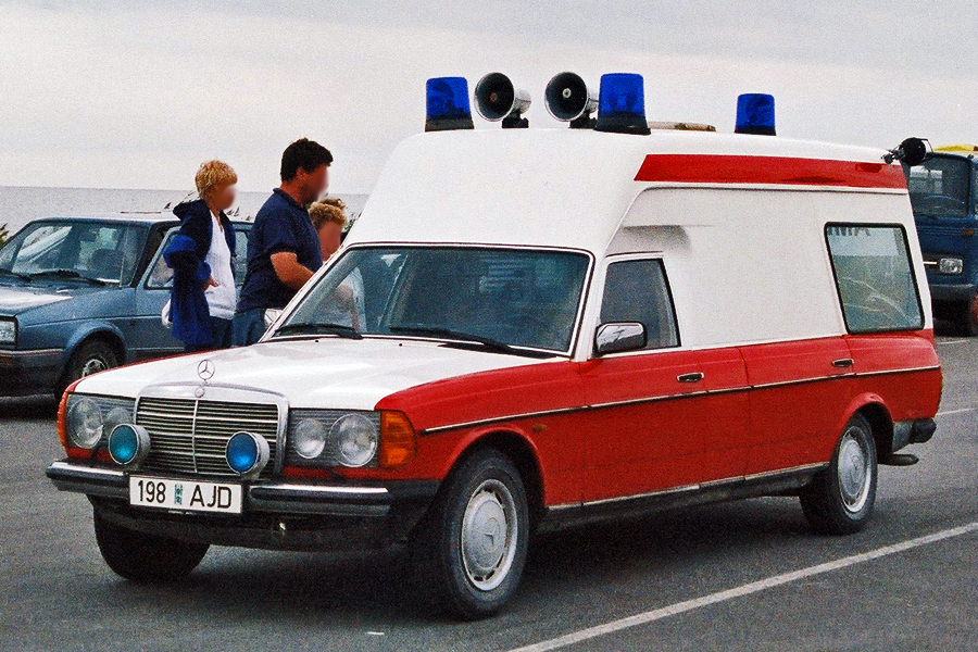 * Endine Kihnu 9-1? (198AJD)
Mercedes Benz Ambulance.
Picture was taken in July 2002 at Munalaiu Harbour.
Võtmesõnad: Mercedes Benz Ambulance Kihnu Munalaiu Pärnumaa
