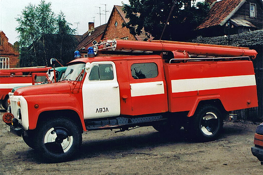 Endine Abja  (9719 EAP)
GAZ 53/ AC- 30 106A of Abja Fire- brigade.
Pictured in 1995 at Viljandi
Võtmesõnad: GAZ-53 AC-30 106A Abja Endine