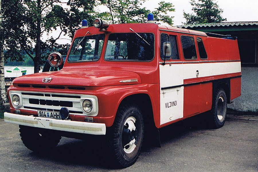Endine Viljandi 1-1 (914AHH)
This Ford F 600 was built in 1962.
First it was in duty at Porvoo (FIN).
In the early 90th it came to Viljandi, where it was used later
as water-rescue vehicule.
Võtmesõnad: Ford F600 Porvoo Viljandi Water-Rescue Endine