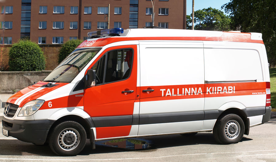 Tallinna 9-x (9-6?) (832MLG)
MERCEDES-BENZ SPRINTER 313 CDI (PROFILE) (20xx)
22.07.2012
Tallinn, Magdaleena haigla

Võtmesõnad: kiirabi tallinn 