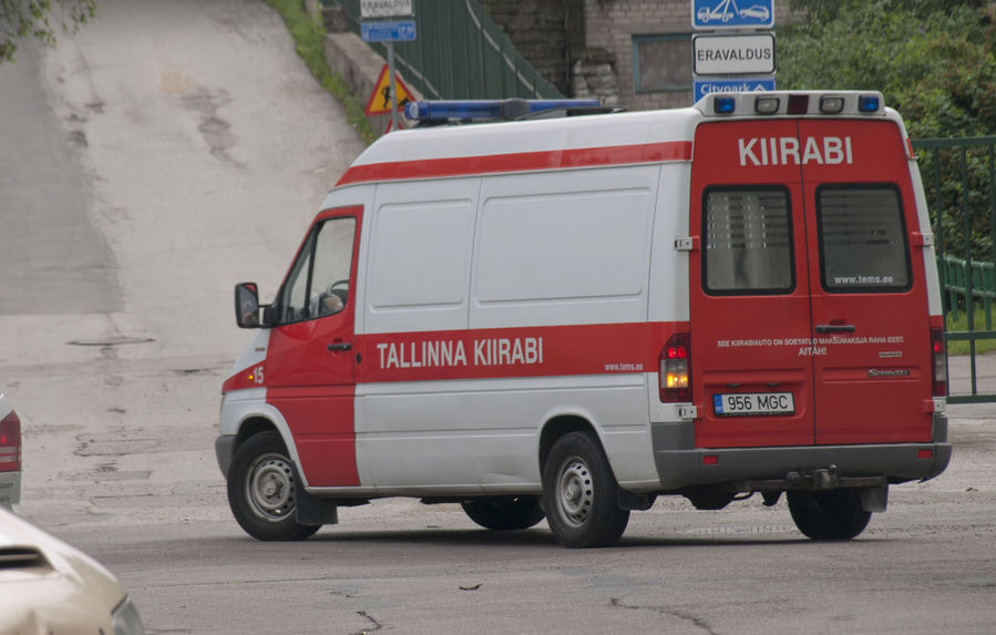 Tallinna 9-x (956MGC)
MERCEDES-BENZ SPRINTER 313 CDI (PROFILE)
24.07.2012
Tallinn

Võtmesõnad: kiirabi tallinn