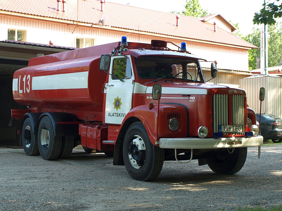 * endine Alatskivi 2-1 (199TFG)
Scania LS110S 42 Vabis (1972) "Pisi Pille" - 12000L
29.06.2009
Alatskivi
