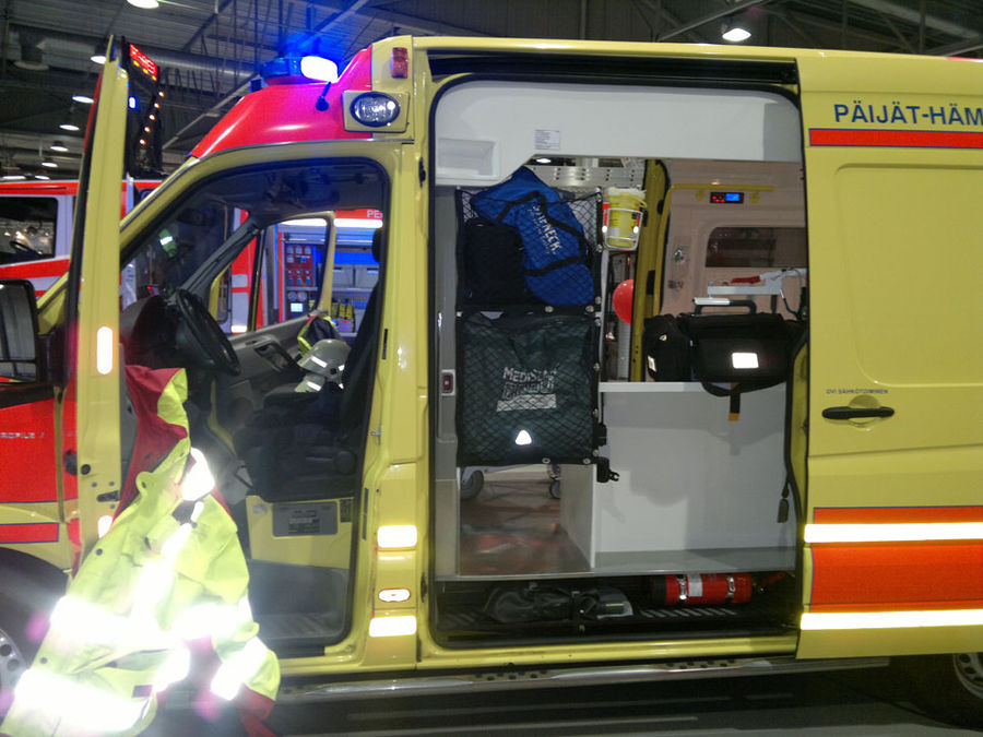 Kiirabi varustuse uks
