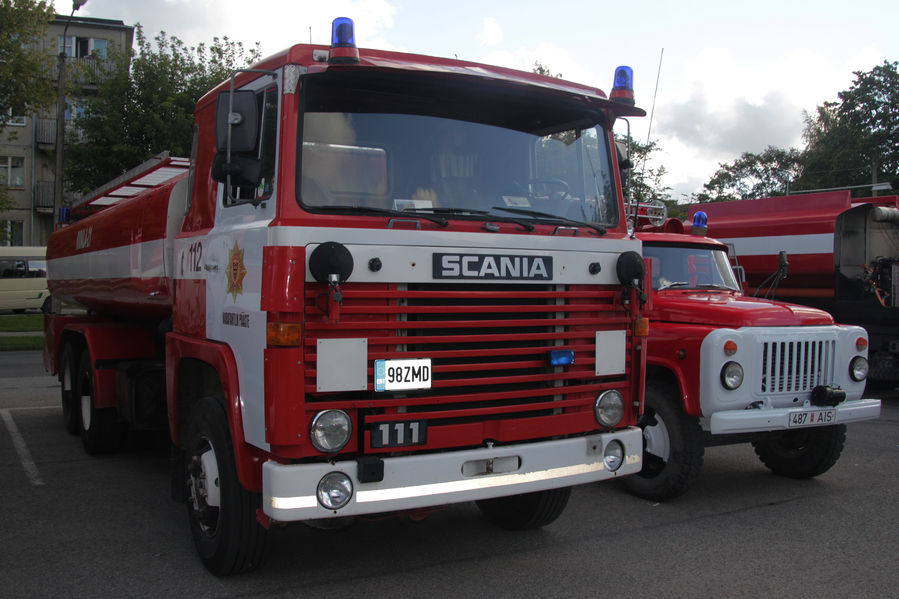 Ridala 2-1 (98ZMD) ja Ridala 3-2 (487AIS)
Scania LS111S 42 6X2 (1976) ja GAZ-53-12/AC-30 106G (1988)
24.08.2014
Haapsalu
