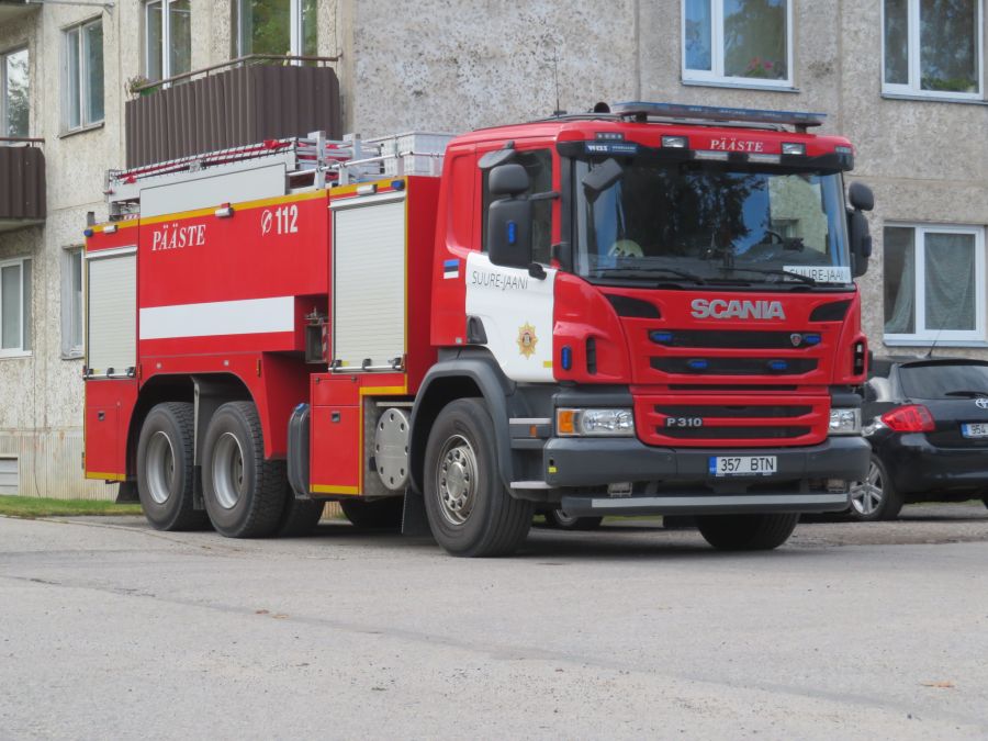 Suure-Jaani 2-1 (357BTN)
Scania P 310 CB 6X4 HSZ "Uku" (2017) - 9000L
01.10.2022
Võhma, Viljandimaa
