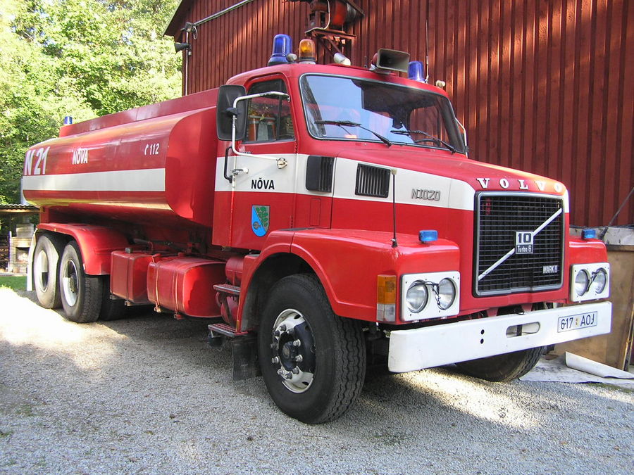 * endine Nõva 2-1 (617AOJ)
Volvo N1020 Mark II 6X2 AR313 (1981) - 13800L
11.09.2005
Nõva, Läänemaa
(ex. Salo, Soome > Nõva > Laukna VPK)
