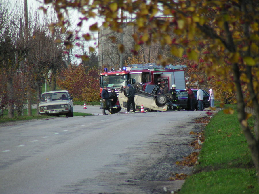 Liiklusõnnetus Põltsamaal
28.10.2006
Tegutseb Kärmas Katariina I 258AMO, toonane Põltsamaa 1-1, hilisem Tabivere 1-1
