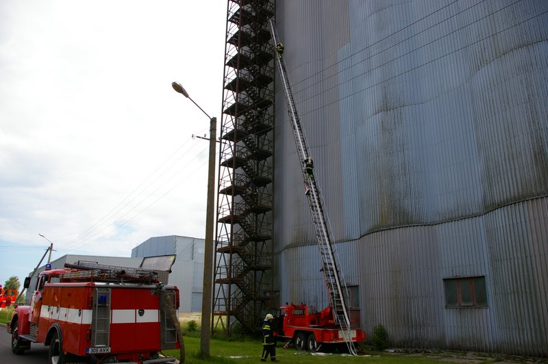 Hargnemine redelautoga
Kõrghoone tulekahju õppus Viljandis
