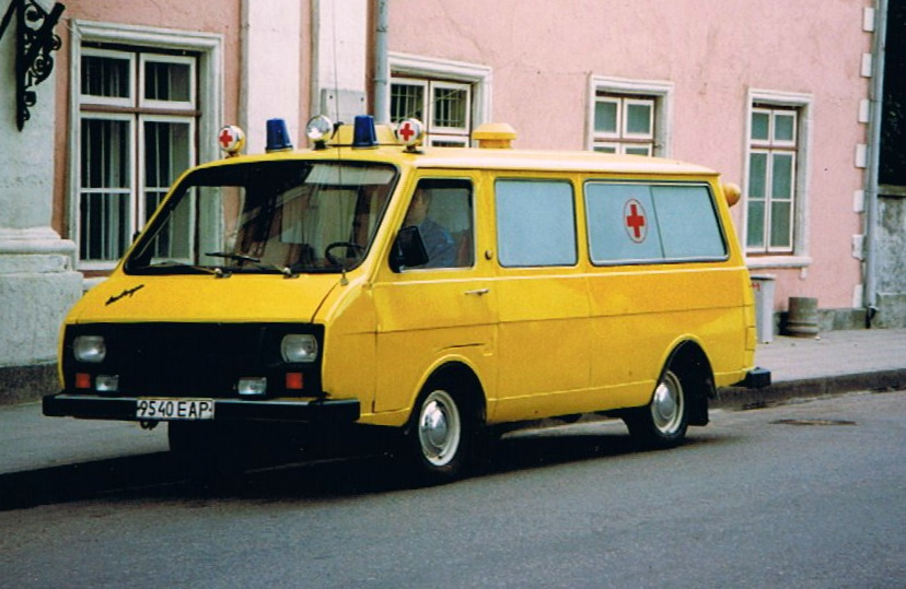 Endine Kuressaare (9540 EAP)
Old Kuressaare Ambulance.
Built up on RAF 22031 Latvia.
WhenI took the photo in 1995 still with former USSR- numberplate.
Võtmesõnad: RAF-22031 Latvia Ambulance Kuressaare USSR
