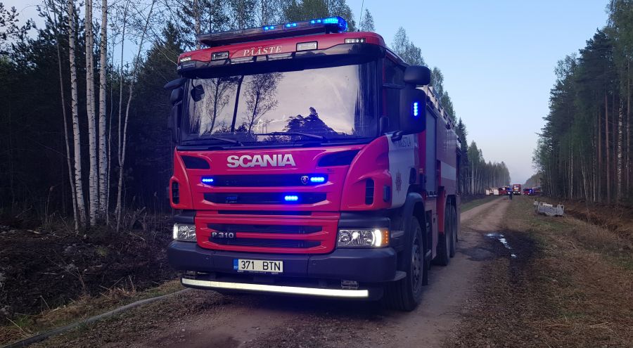 Mustla 2-1 (371BTN)
Scania P310 CB 6X4 HSZ "Uku" (2017) - 9000 L
01.05.2019
Vaibla, Viljandimaa
